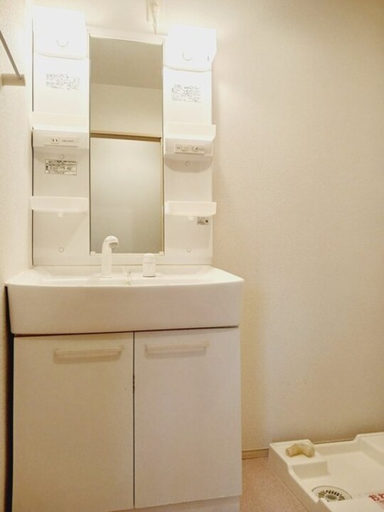 シャワー付洗面化粧台