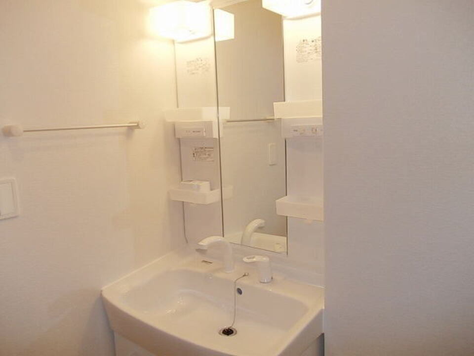 シャワー付洗面化粧台