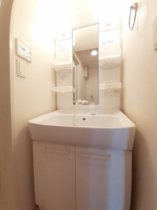 シャワー付洗面化粧台