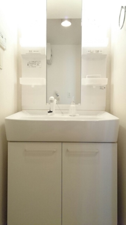 シャワー付洗面化粧台