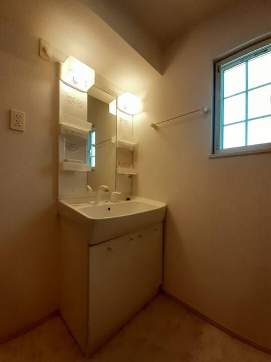 シャワー付洗面化粧台