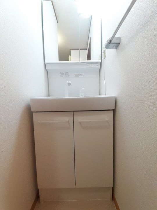 シャワー付洗面化粧台
