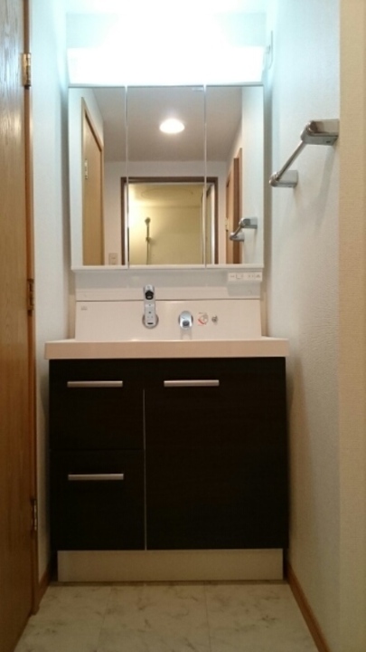 シャワー付洗面化粧台