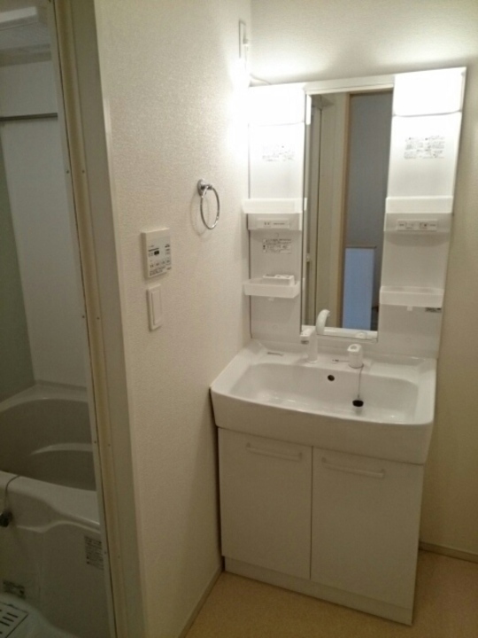 シャワー付洗面化粧台