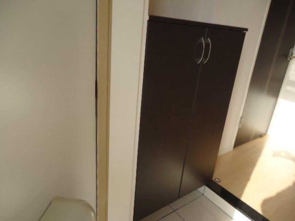 シューズボックス