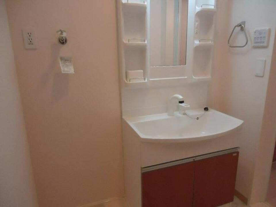 シャワー付洗面化粧台