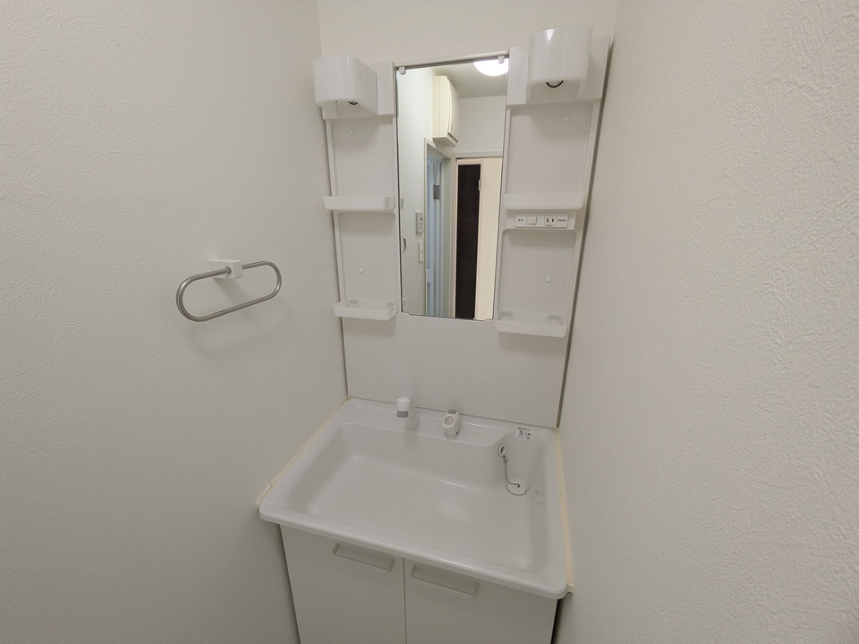 シャワー付洗面化粧台