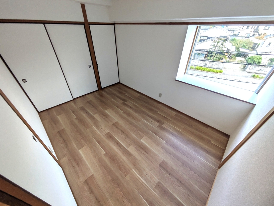 洋室6帖（東側）