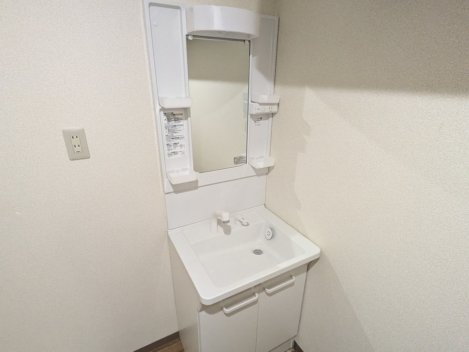 シャワー付洗面化粧台