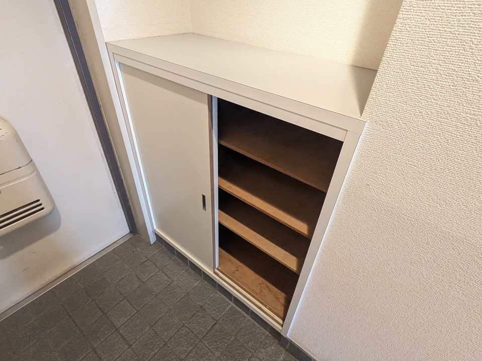 シューズボックス