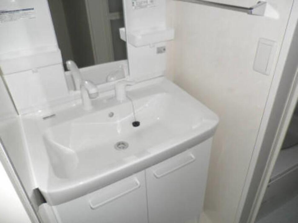 シャワー付洗面化粧台