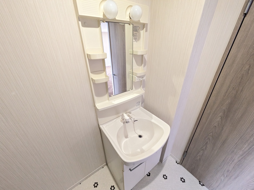 シャワー付洗面化粧台