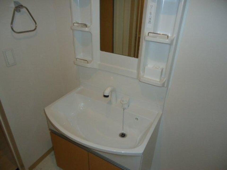 シャワー付洗面化粧台