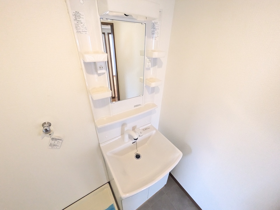 シャワー付洗面化粧台