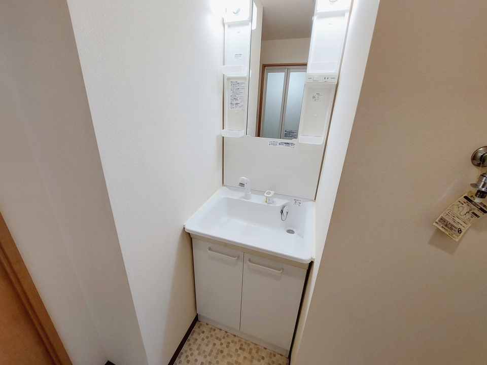 シャワー付洗面化粧台