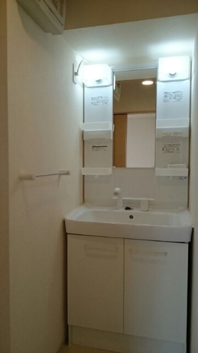 シャワー付洗面化粧台