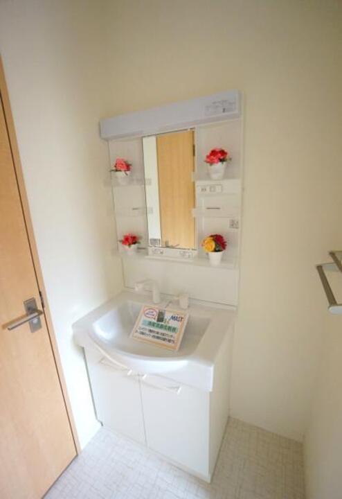 シャワー付洗面化粧台