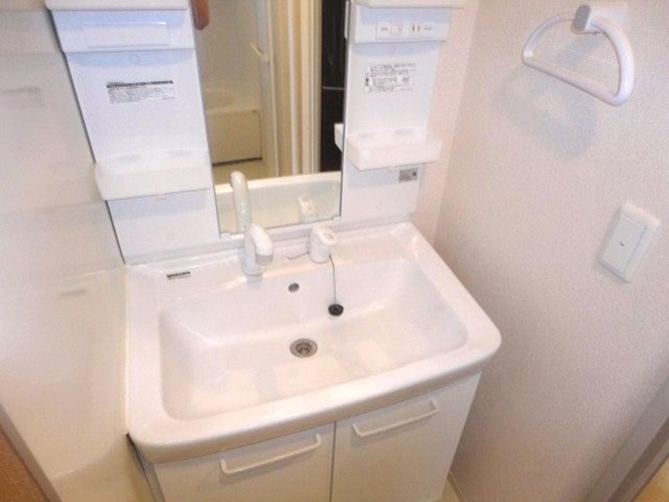 シャワー付洗面化粧台