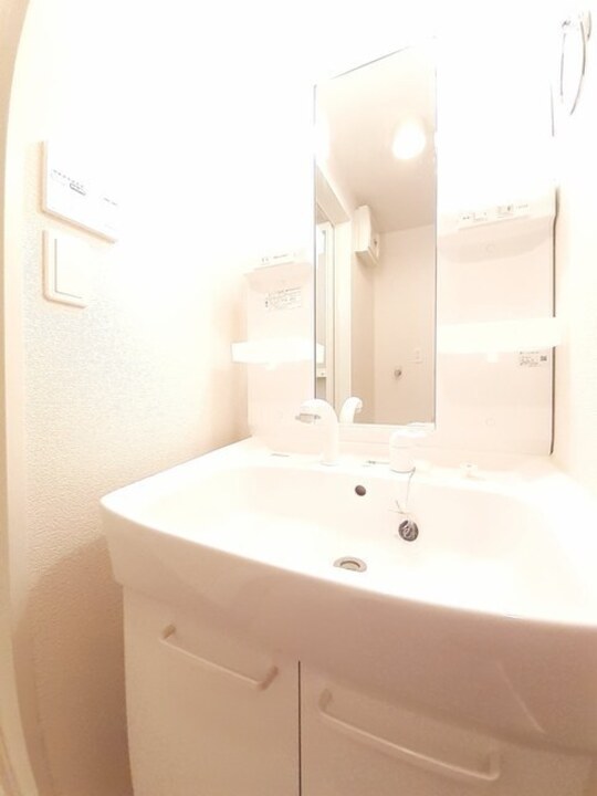 シャワー付洗面化粧台