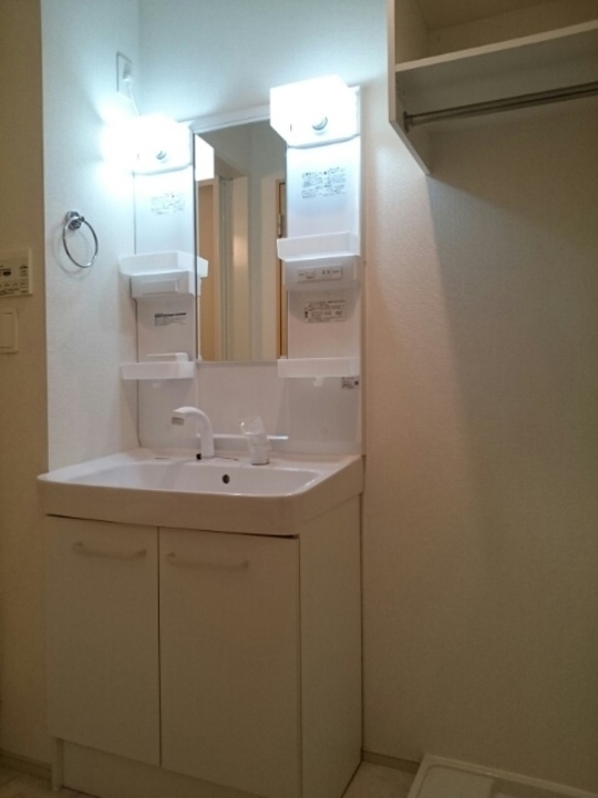 シャワー付洗面化粧台