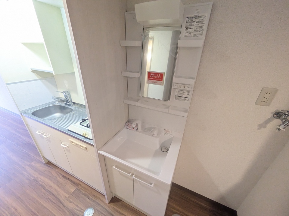 シャワー付洗面化粧台