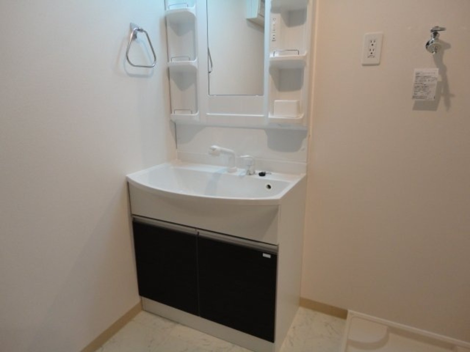 シャワー付洗面化粧台