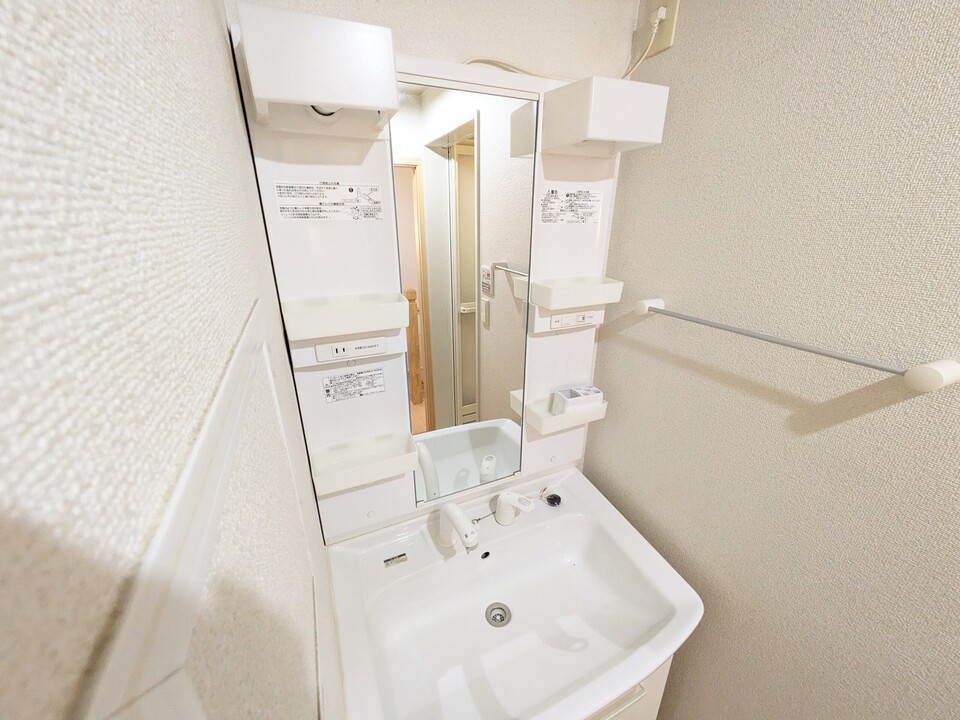 シャワー付洗面化粧台