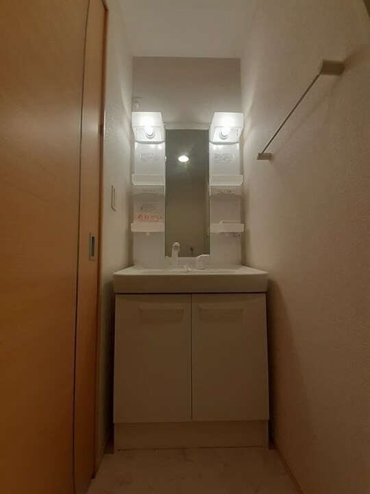 シャワー付洗面化粧台