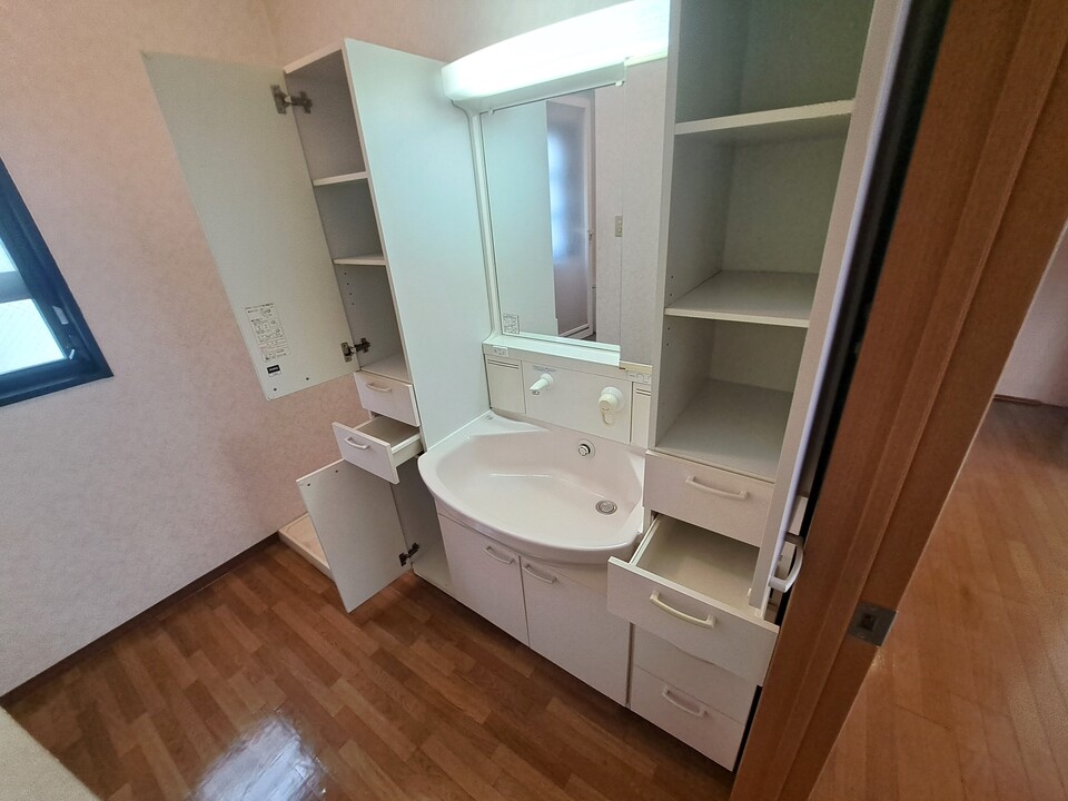 シャワー付洗面化粧台