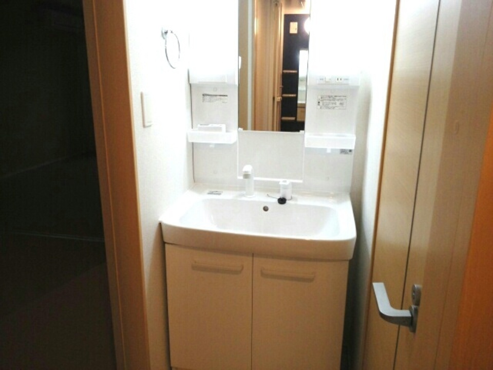 シャワー付洗面化粧台