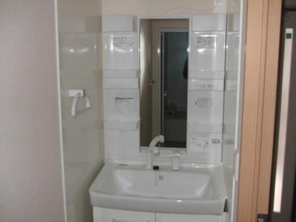 シャワー付洗面化粧台