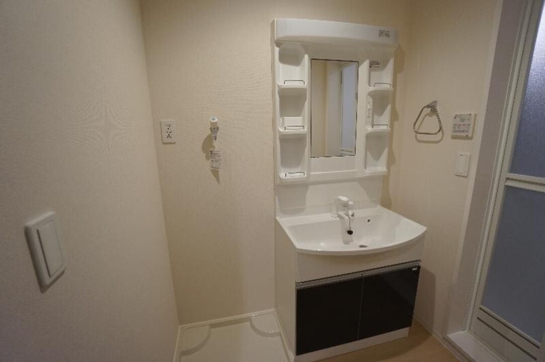 シャワー付洗面化粧台