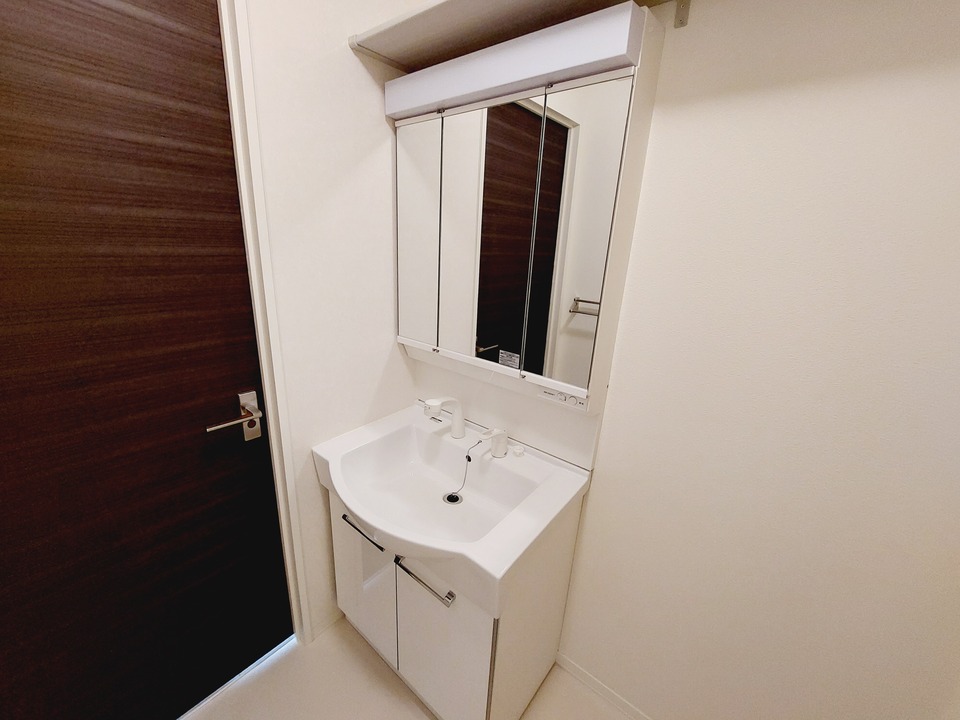 シャワー付洗面化粧台