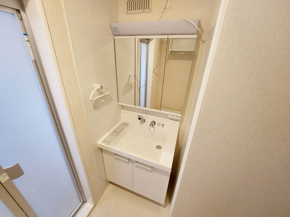 シャワー付洗面化粧台