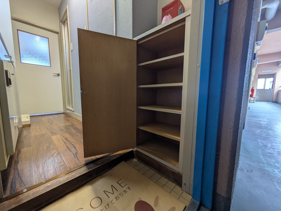 シューズボックス