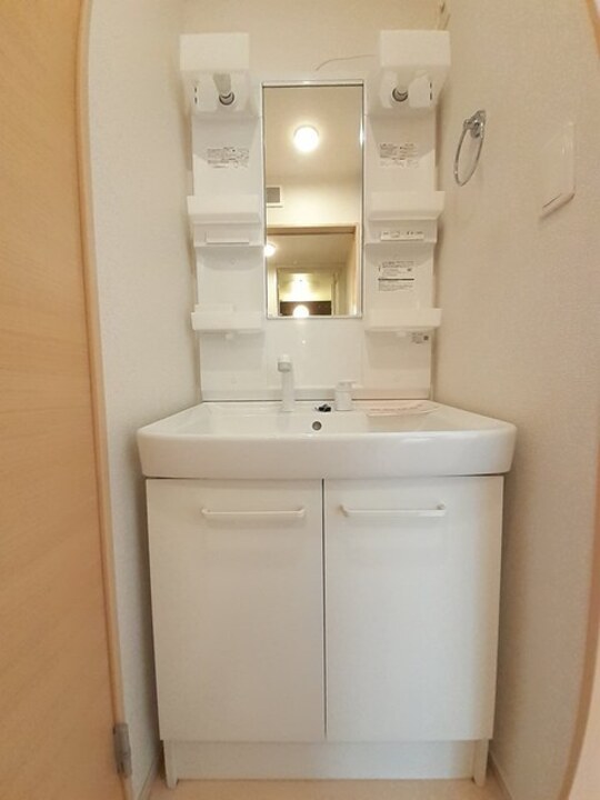 シャワー付洗面化粧台