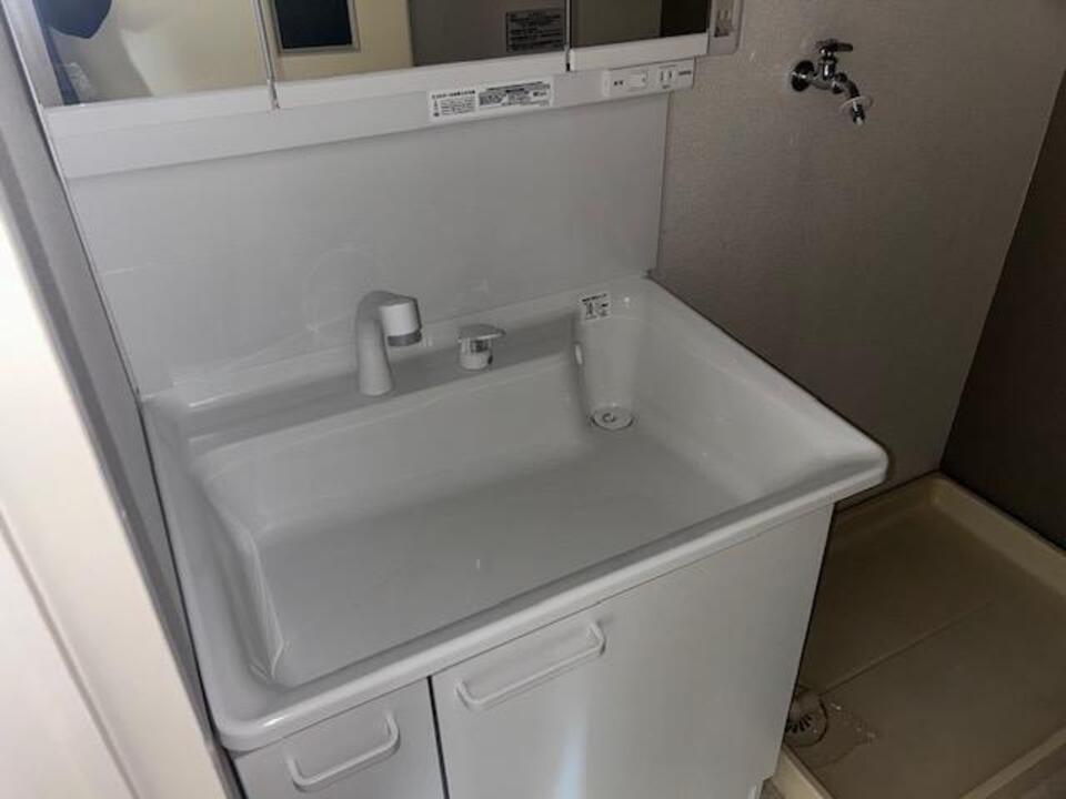 シャワー付洗面化粧台