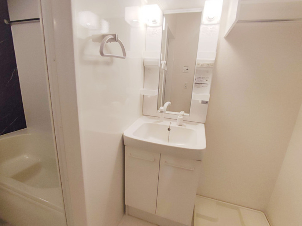 シャワー付洗面化粧台