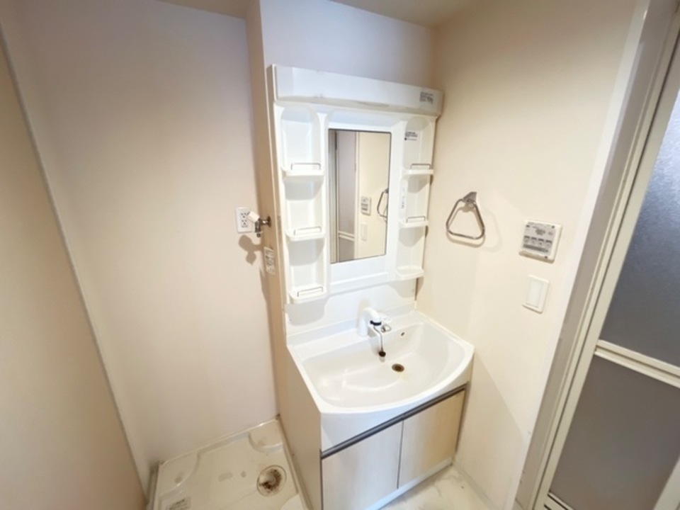 シャワー付洗面化粧台