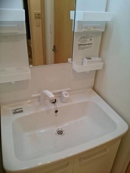 シャワー付洗面化粧台