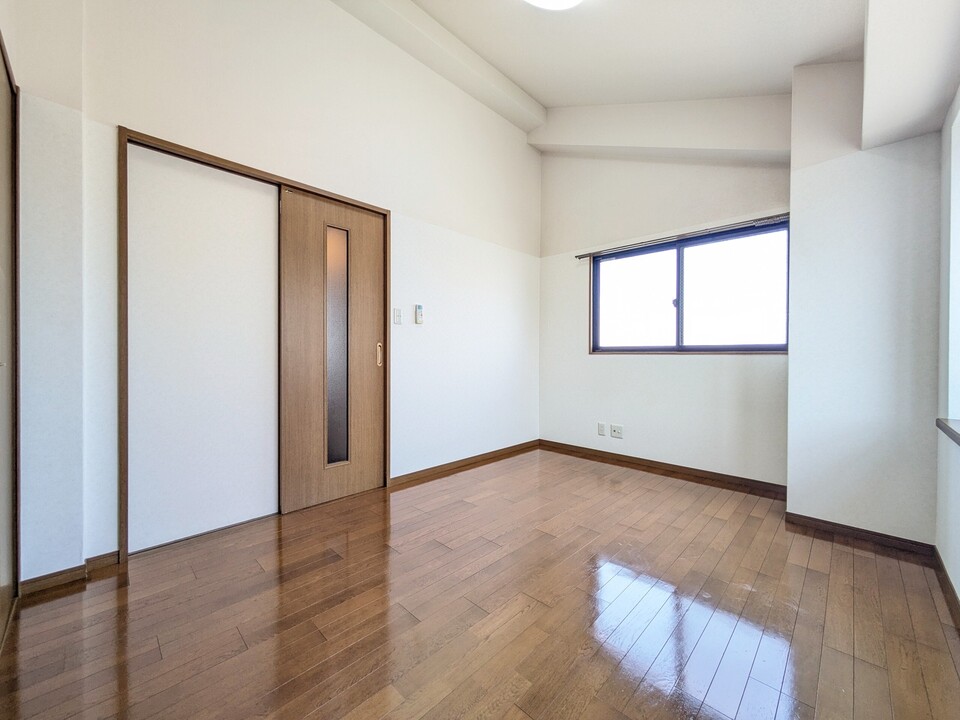 洋室（6.3帖）
