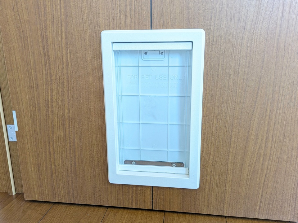 ペット出入口扉