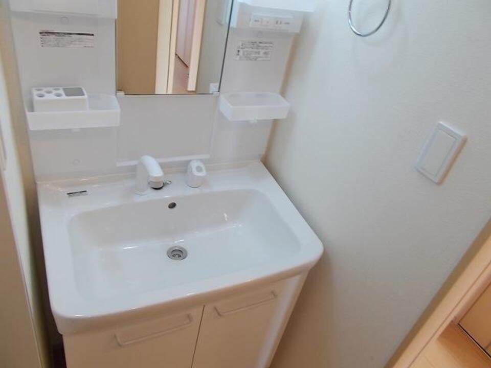 シャワー付洗面化粧台