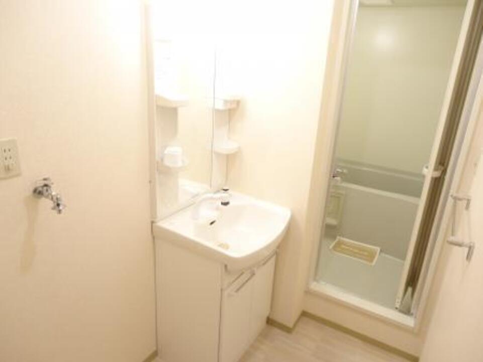 シャワー付洗面化粧台