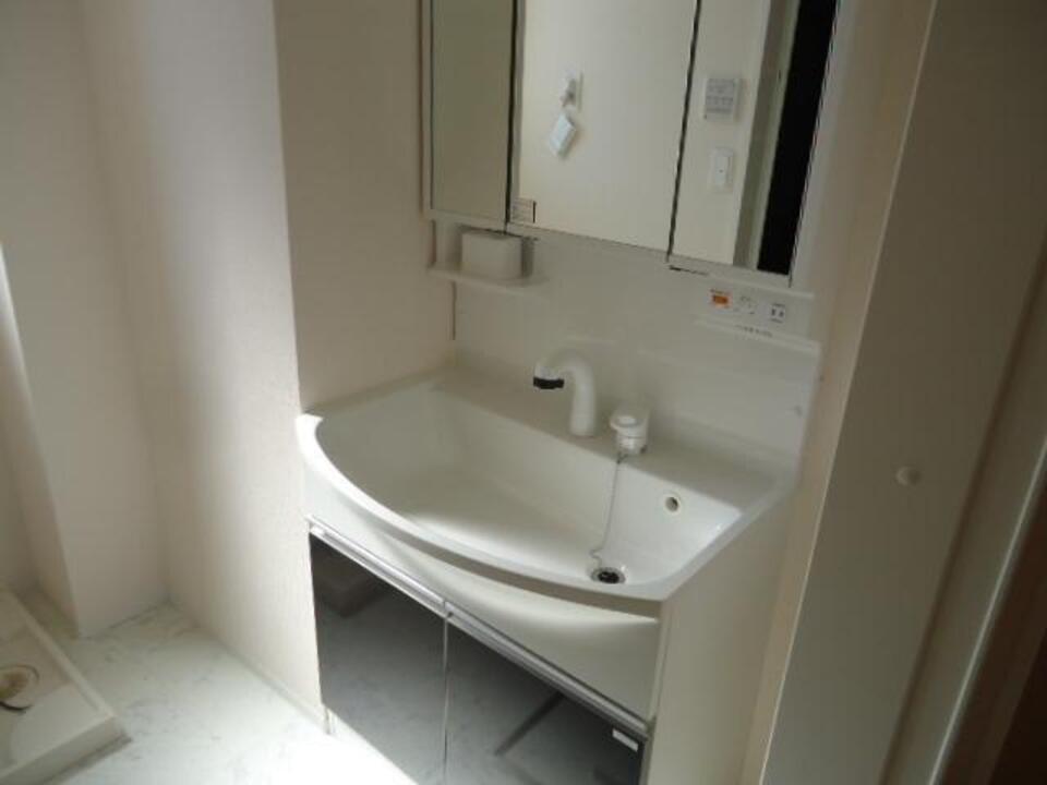 シャワー付洗面化粧台