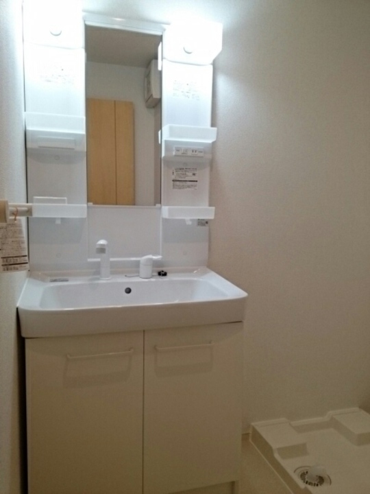 シャワー付洗面化粧台