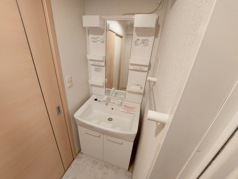 シャワー付洗面化粧台