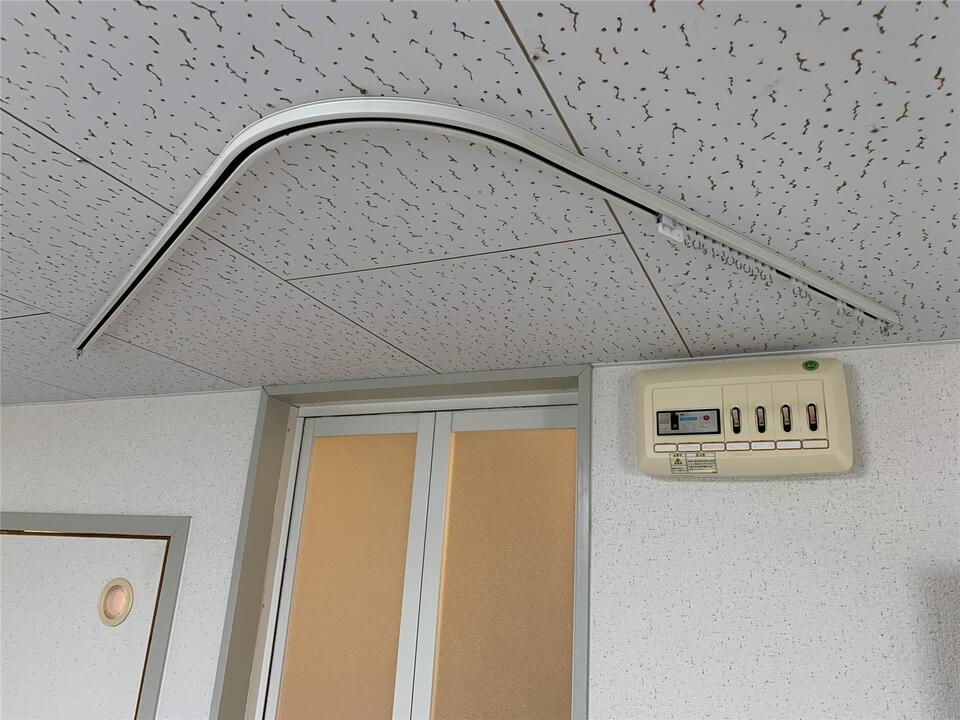 カーテンレール