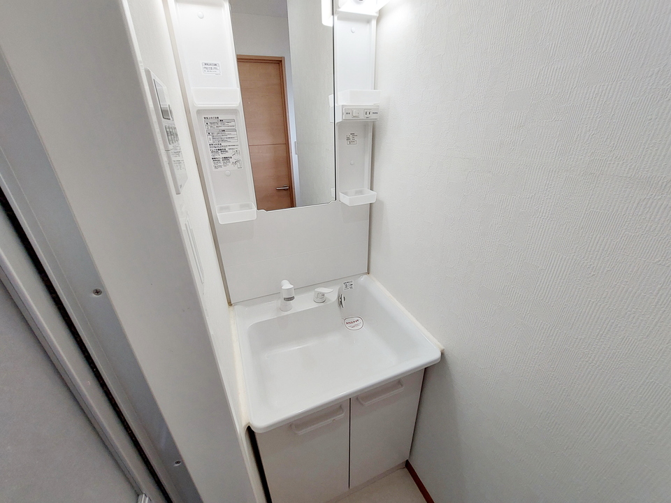 シャワー付洗面化粧台