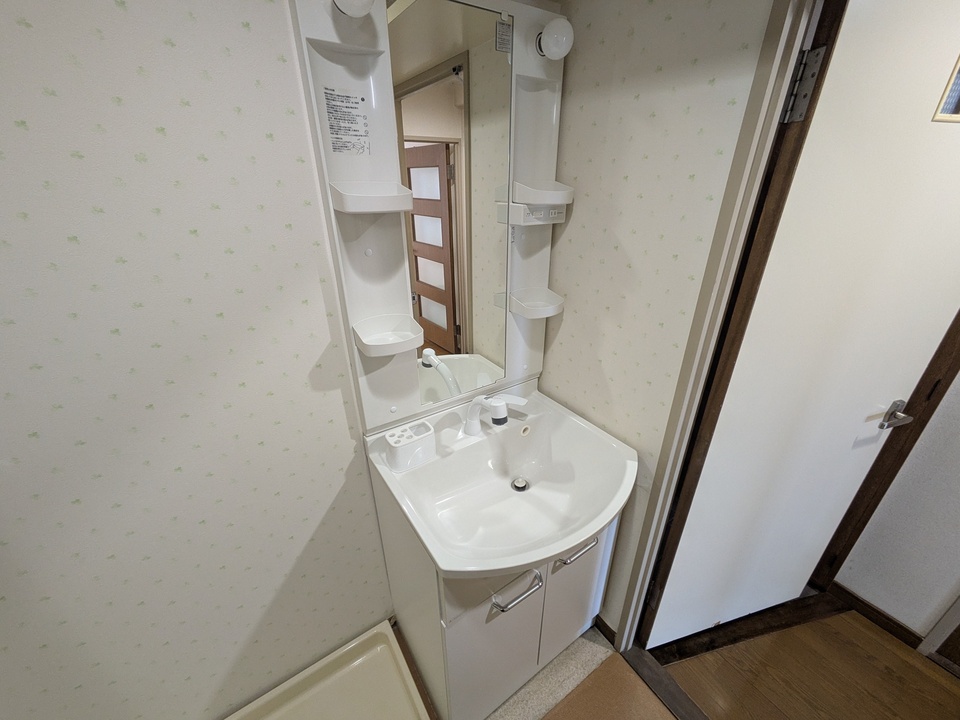 シャワー付洗面化粧台